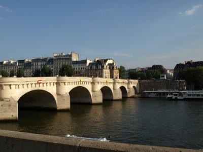Pont Neuf and Riverside Apartments.JPG